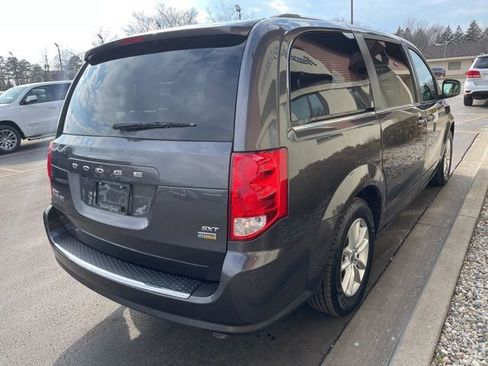 Used 2019 Dodge Grand Caravan SXT image 10