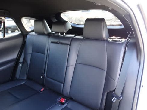 Certified 2024 Toyota Venza XLE image 16