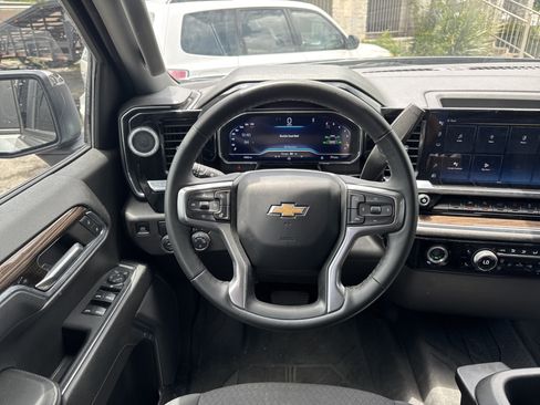 Used 2024 Chevrolet Silverado 1500 LT RWD image 11