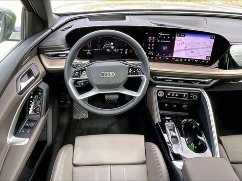 Used 2025 Audi Q5 Premium Plus w/ Premium Plus image 6