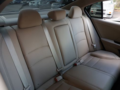 Used 2015 Honda Accord Touring image 16