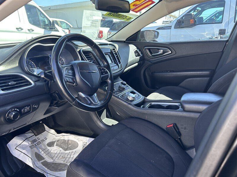 Used 2015 Chrysler 200 Limited w/ Convenience Group FWD image 9