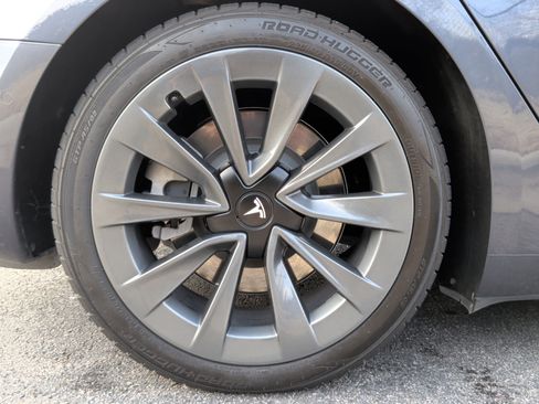 Used 2021 Tesla Model 3 Standard Range Plus image 13