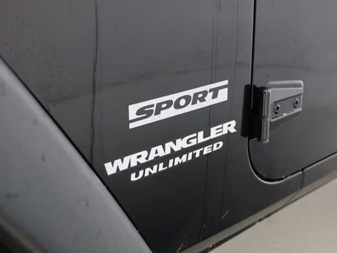 Used 2014 Jeep Wrangler Unlimited Sport w/ Quick Order Package 24S AWD/4WD image 13