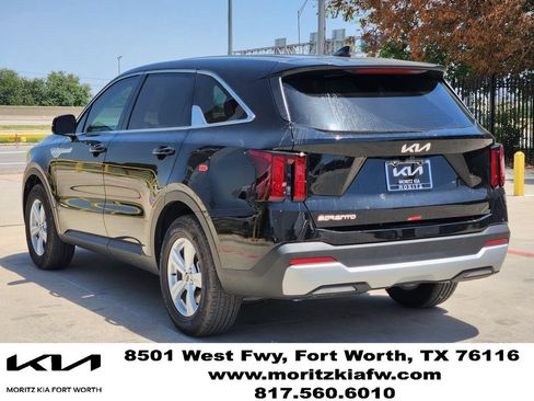 New 2026 Kia Sorento LX FWD image 4