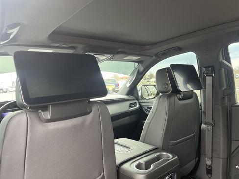 Used 2023 Chevrolet Tahoe Premier w/ Advanced Technology Package image 18