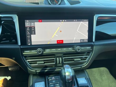 Used 2020 Porsche Macan AWD/4WD image 15
