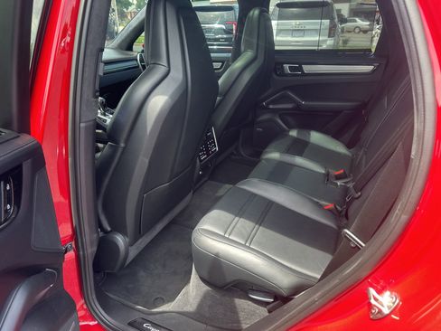 Used 2021 Porsche Cayenne GTS AWD/4WD image 24