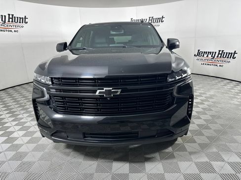 Used 2024 Chevrolet Suburban RST w/ Luxury Package AWD/4WD image 2