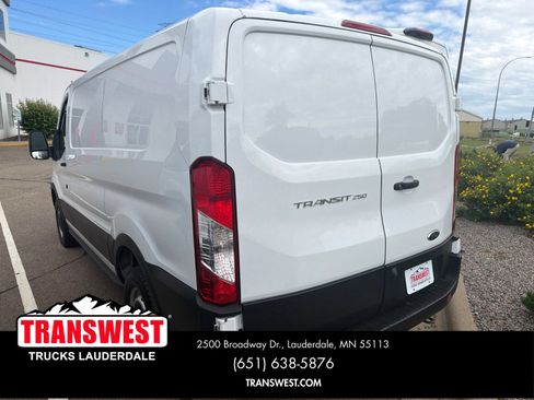 Used 2022 Ford Transit 250 Low Roof RWD image 2