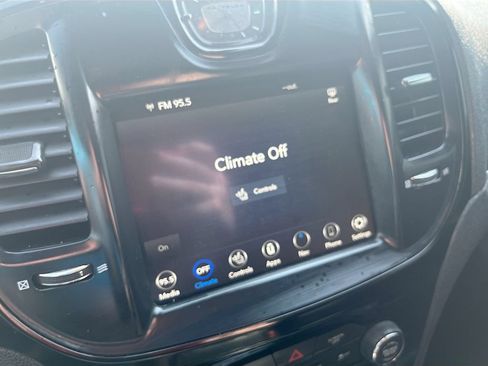 Used 2023 Chrysler 300 S w/ Comfort Group RWD image 18