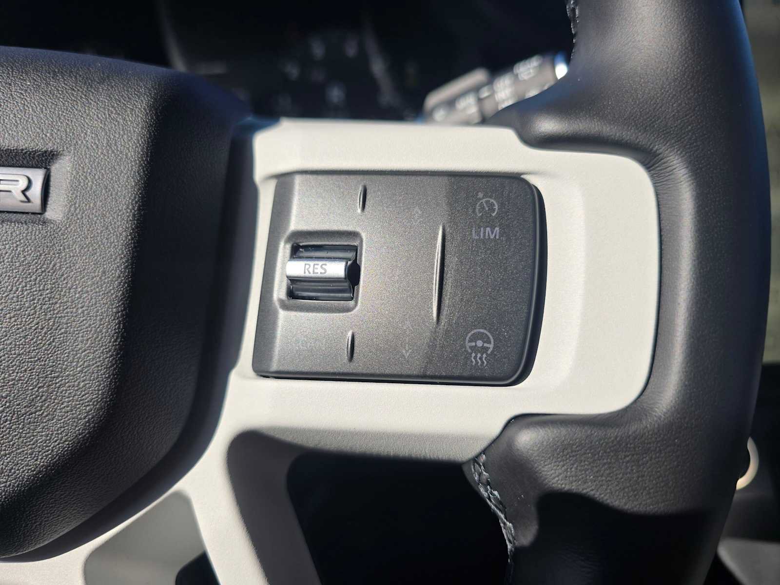 New 2026 Land Rover Defender 110 S AWD/4WD image 31
