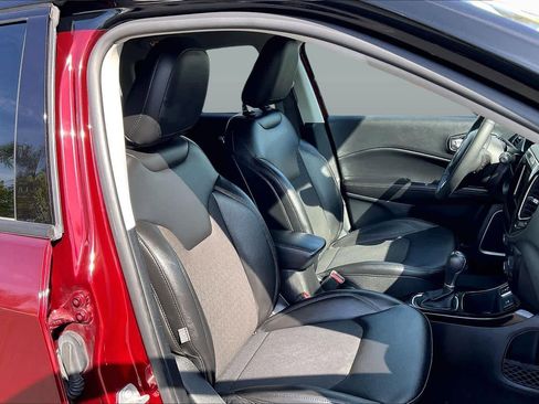 Used 2021 Jeep Compass Latitude image 8