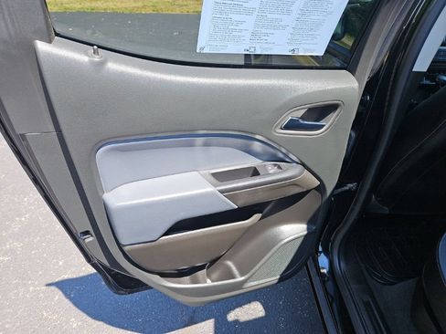 Used 2022 Chevrolet Colorado Z71 AWD/4WD image 22