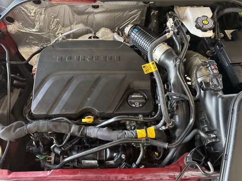 Certified 2024 Chevrolet Trax RS w/ Sunroof Package image 33