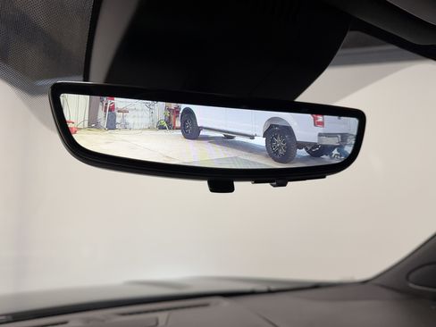 Used 2023 GMC Yukon Denali Ultimate image 9