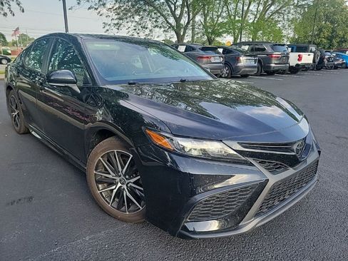 Used 2023 Toyota Camry SE w/ Convenience Package FWD image 4