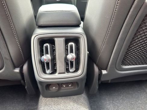 Used 2025 Volvo XC40 B5 Plus AWD/4WD image 17