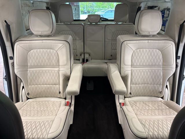 Used 2023 Lincoln Navigator L Black Label AWD/4WD image 33