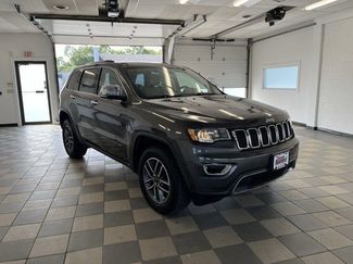 Used 2020 Jeep Grand Cherokee Limited image 1