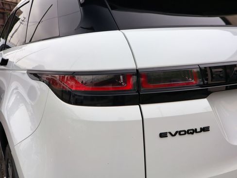 Used 2023 Land Rover Range Rover Evoque R-Dynamic SE AWD/4WD image 12