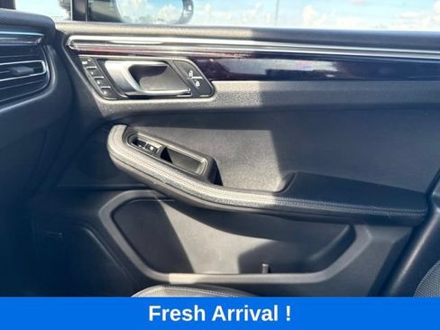 Used 2023 Porsche Macan S AWD/4WD image 12