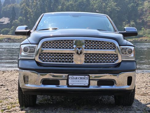 Used 2015 RAM 1500 Laramie w/ Convenience Group AWD/4WD image 6