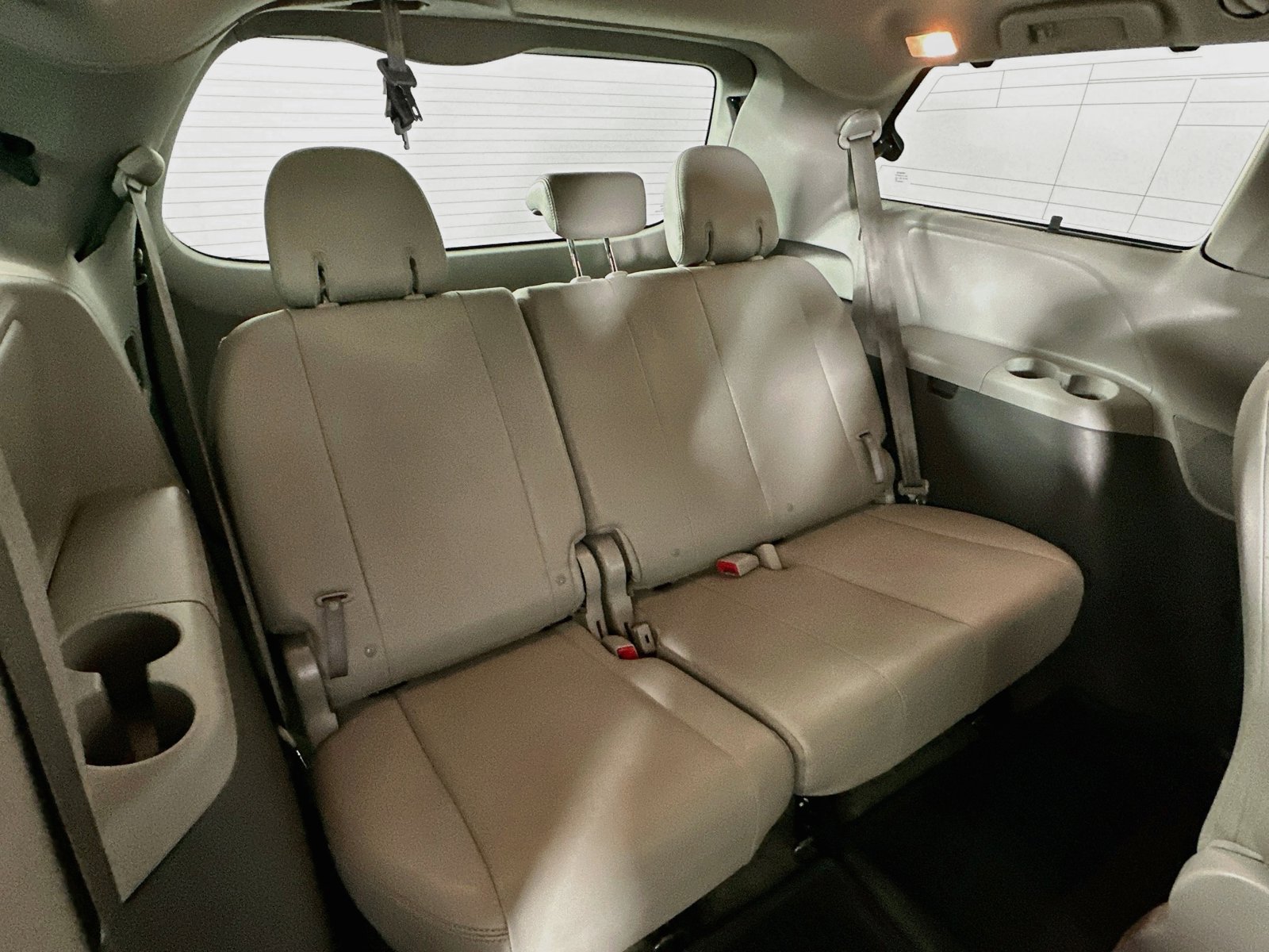 Used 2018 Toyota Sienna XLE Premium AWD/4WD image 28