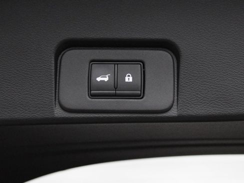 Certified 2025 Nissan Rogue SL w/ SL Premium Package image 21