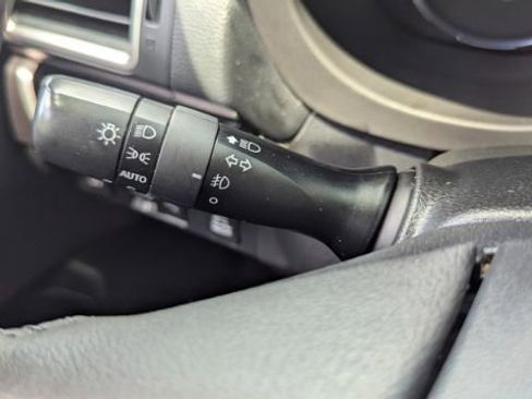 Used 2017 Subaru Forester 2.5i Touring AWD/4WD image 31