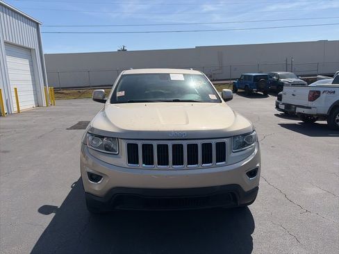Used 2014 Jeep Grand Cherokee Laredo w/ Quick Order Package 23E image 2