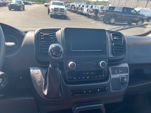 Used 2025 RAM ProMaster 2500 w/ U-Haul Equipment Group FWD image 20