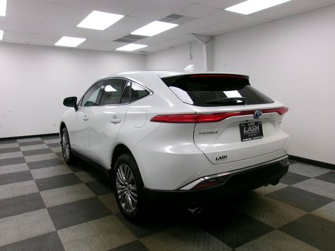 Used 2024 Toyota Venza Limited AWD/4WD image 2