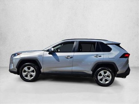 Used 2021 Toyota RAV4 XLE image 3