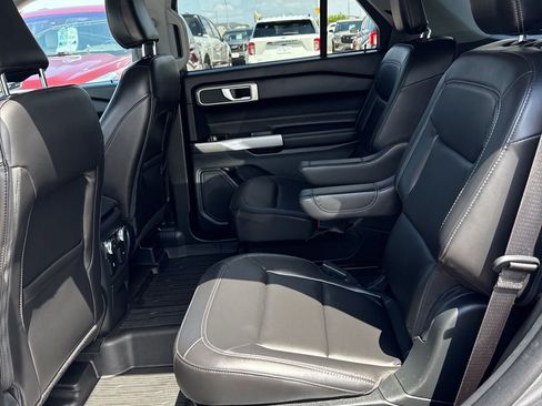 Certified 2023 Ford Explorer XLT w/ Equipment Group 202A AWD/4WD image 18