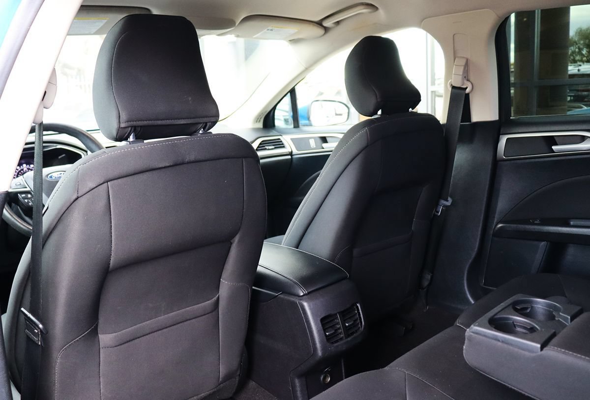 Used 2019 Ford Fusion SE FWD image 31