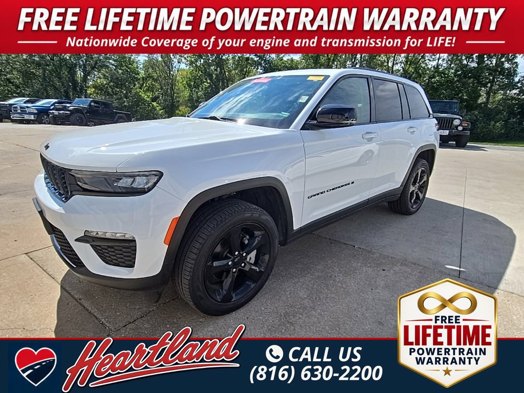 Used 2023 Jeep Grand Cherokee Limited w/ Black Appearance Package AWD/4WD image 1