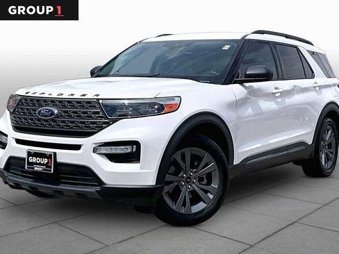 Certified 2021 Ford Explorer XLT w/ Equipment Group 202A image 1