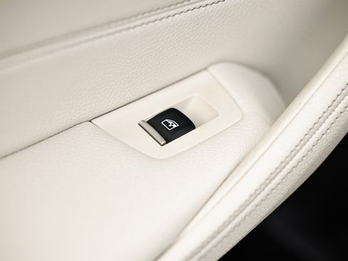 Used 2023 BMW 530i xDrive w/ Convenience Package image 24