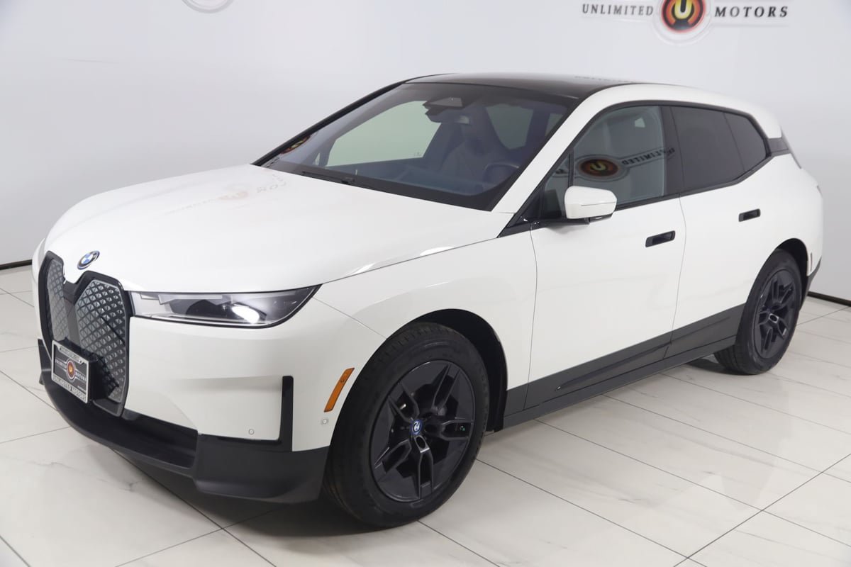 Used 2023 BMW iX xDrive50 AWD/4WD image 23