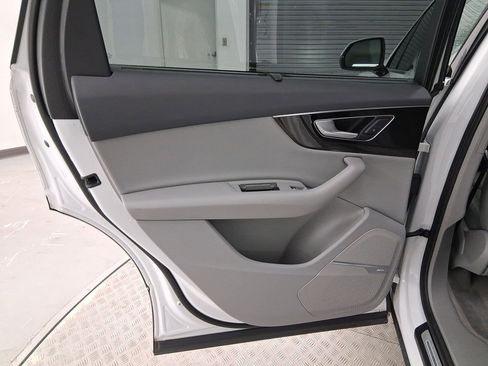 Used 2019 Audi Q7 3.0T Prestige w/ Prestige Package image 29