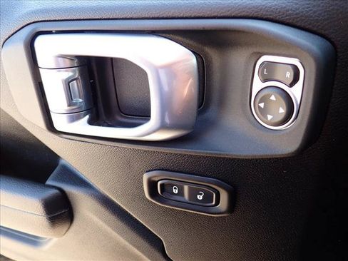 Used 2023 Jeep Wrangler Unlimited w/ Cold Weather Group AWD/4WD image 11