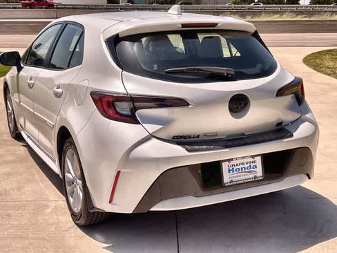 Used 2023 Toyota Corolla SE FWD image 5