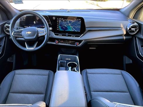 Used 2025 Chevrolet Equinox LT w/ Convenience Package II image 21