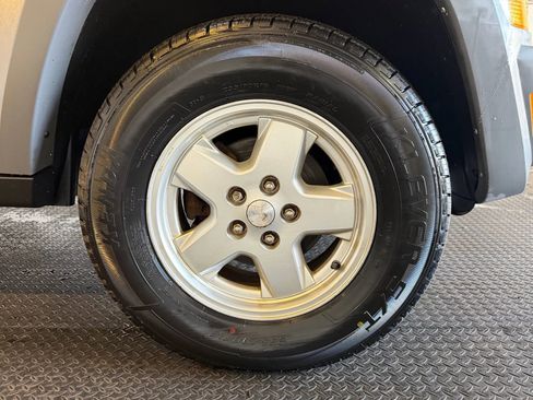 Used 2006 Jeep Liberty Sport image 20