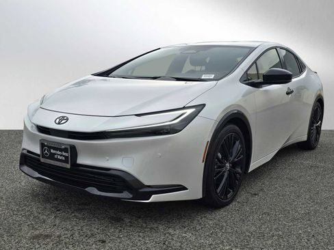 Used 2026 Toyota Prius Plug-In Hybrid image 7