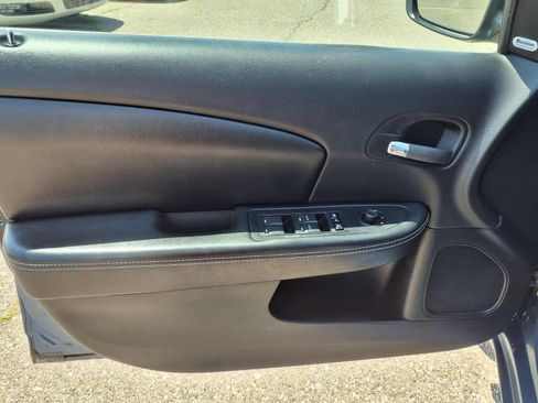 Used 2011 Chrysler 200 Limited FWD image 14