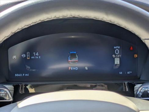 Used 2024 Lincoln Corsair Reserve FWD image 11