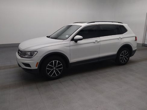 Used 2021 Volkswagen Tiguan SEL FWD image 2