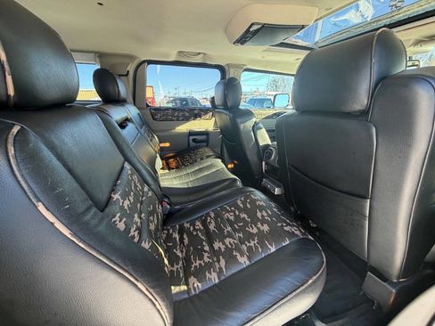 Used 2003 HUMMER H2 w/ Preferred Equipment Group image 13